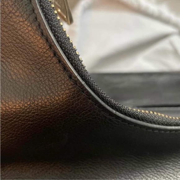 Sienna Leather Hobo Diaper Bag (gold hardware) dead stock - Picture 7 of 9